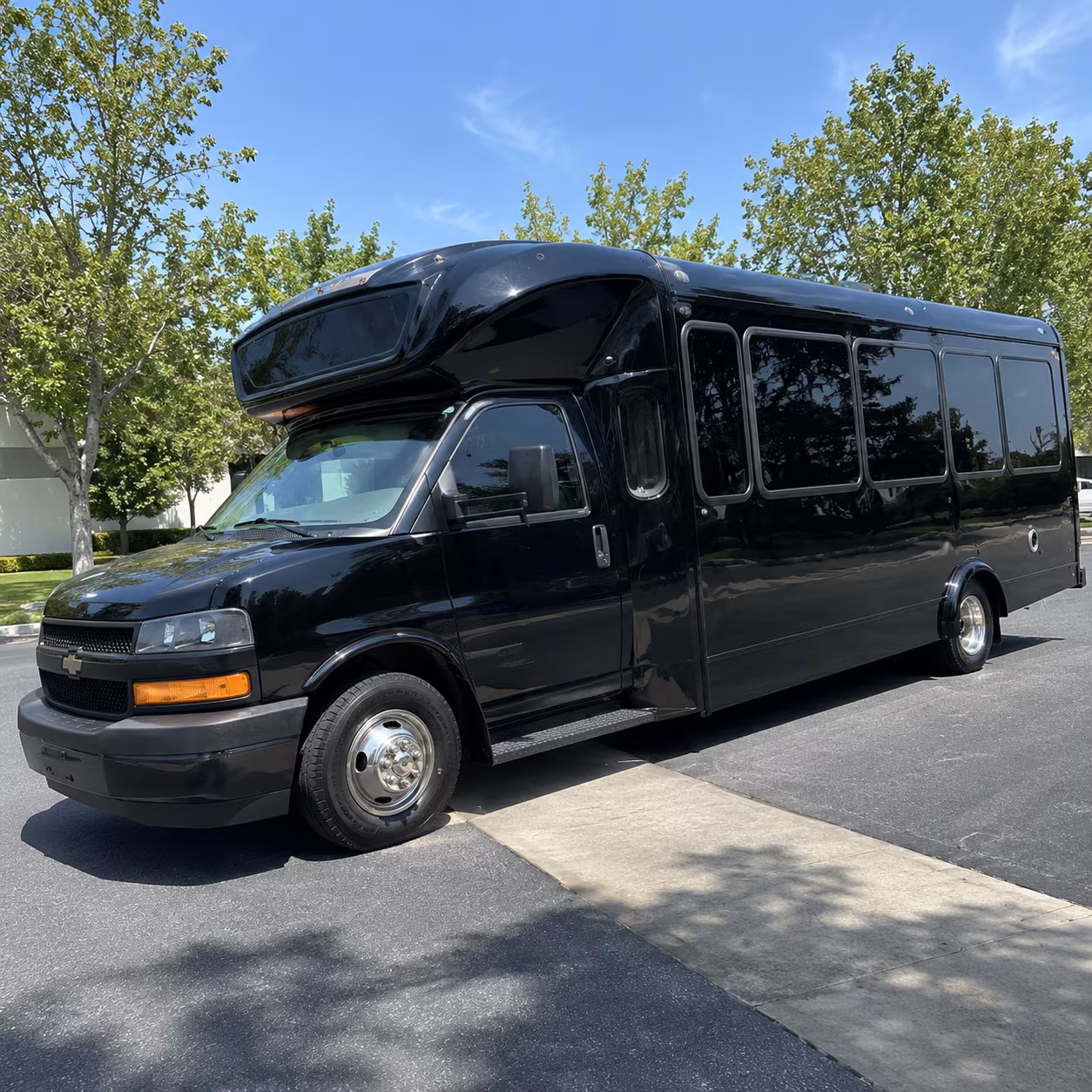 sweet 16 and quinceanera party buses serving broomfield and adams county